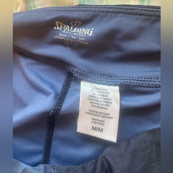 Mid Calf Workout Leggings - Picture 4 of 8